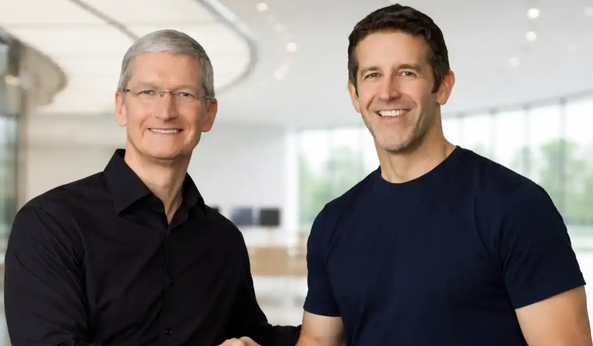 Apple Tunjuk John Ternus, CEO Baru Pengganti Tim Cook