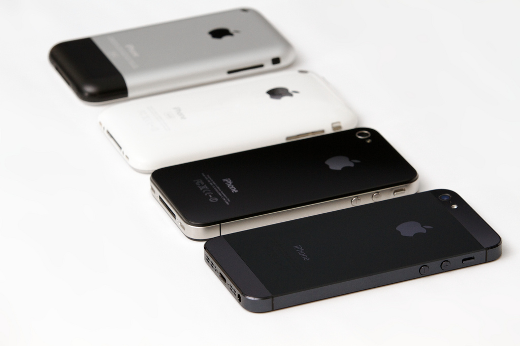 iPhone Lama Lebih Baik Dijual, Ditukar Tambah, atau Disimpan?
